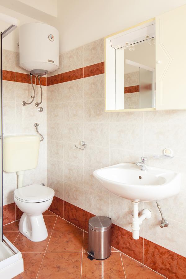 Mon Perin Castrum - Rooms Dado Bale Buitenkant foto